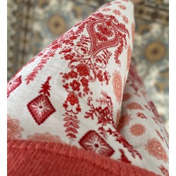 Pantalon à motifs dans les...